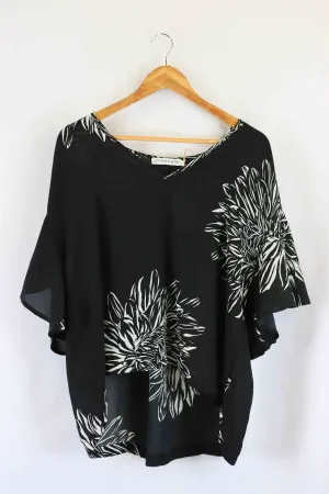 Atmos & Here Black White Printed V Neck 14