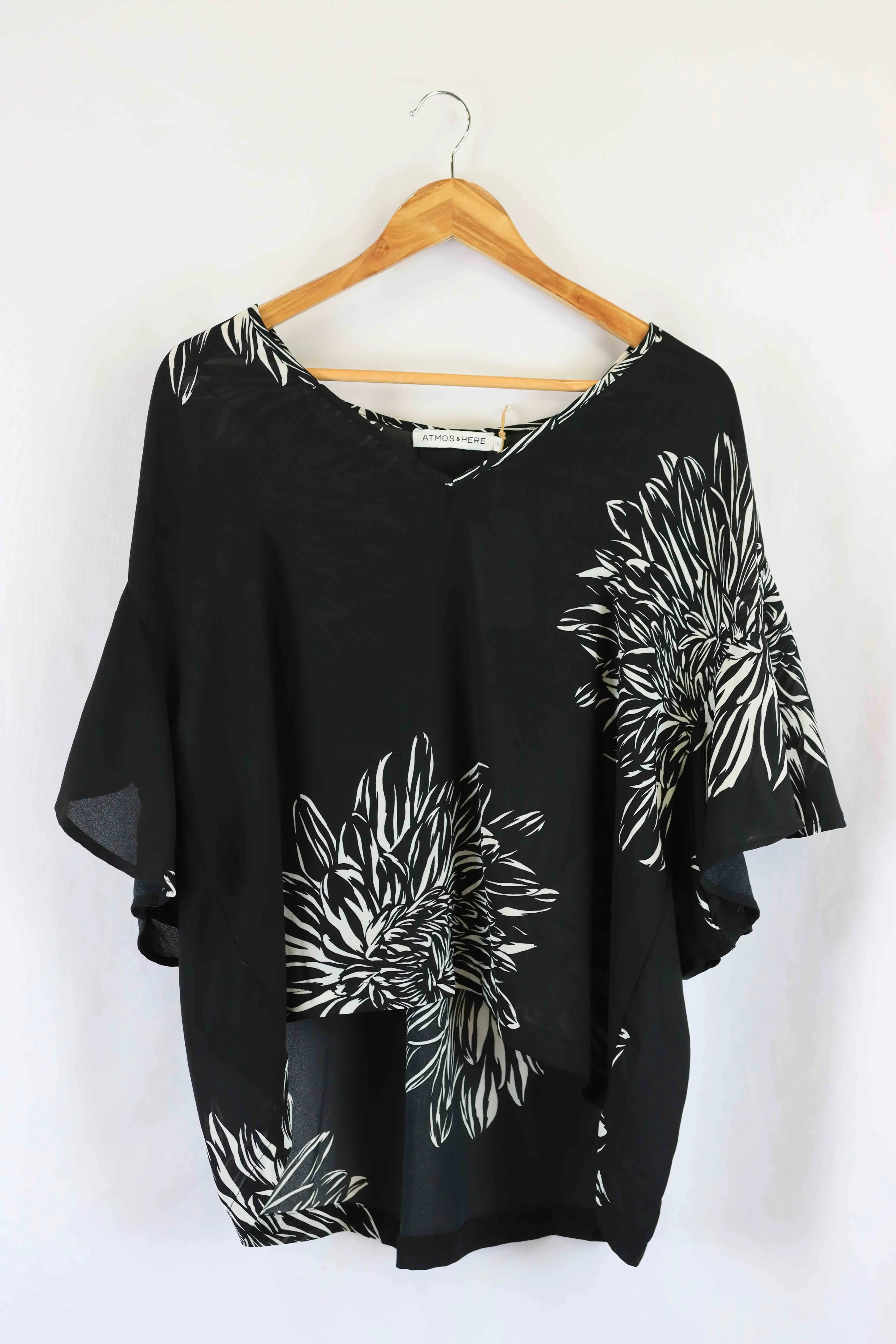 Atmos & Here Black White Printed V Neck 14