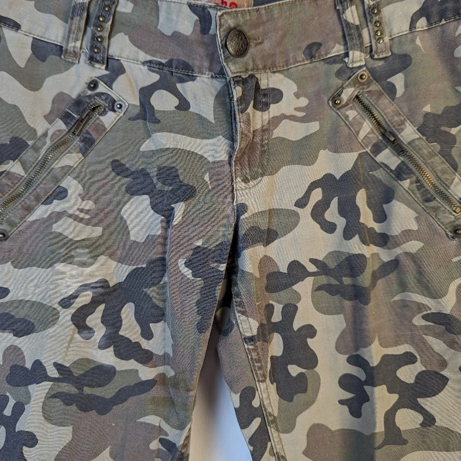 NoBo Camo Pants / 11