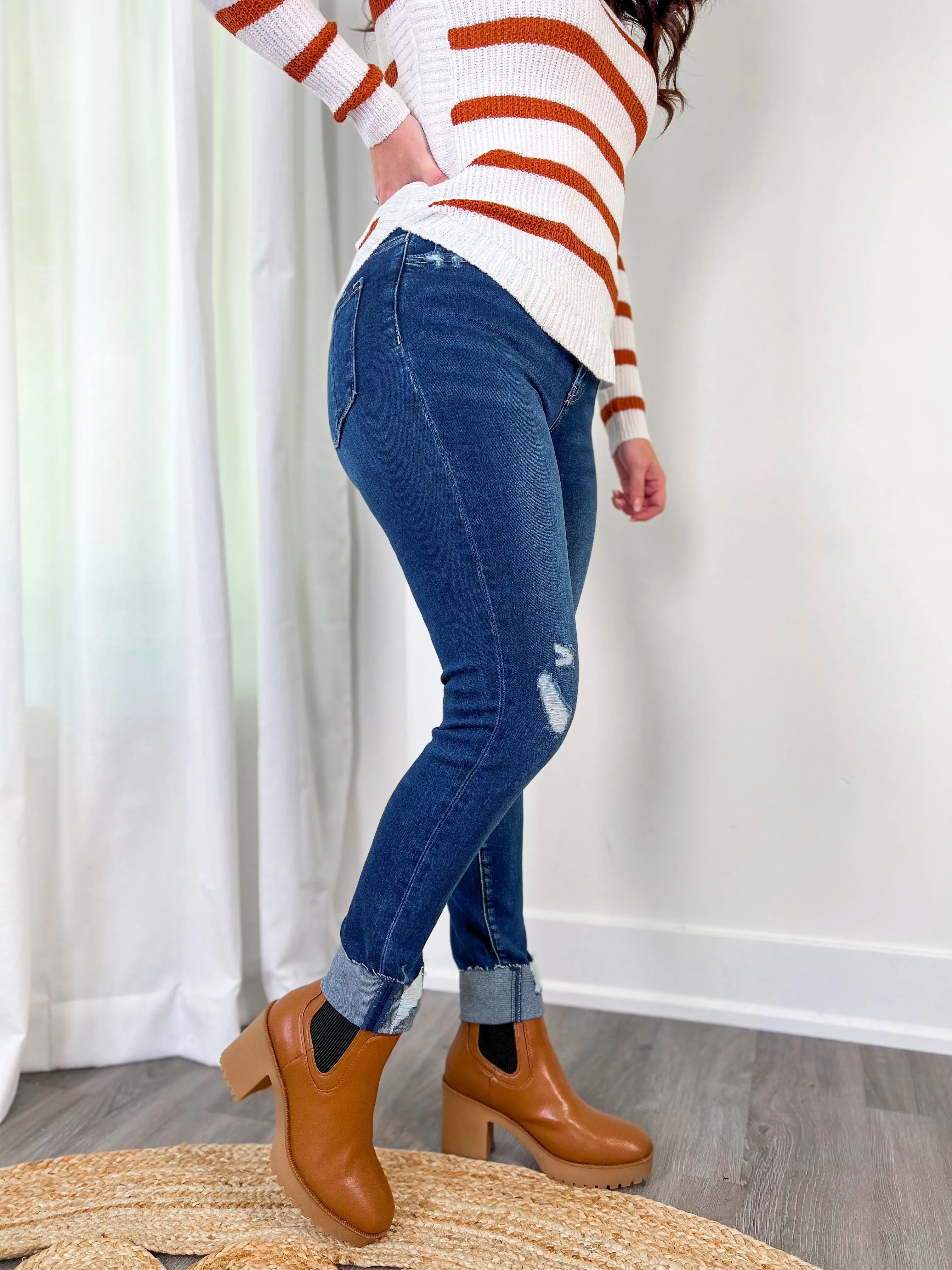Vervet Dark Wash Distressed Cropped Skinny Jean
